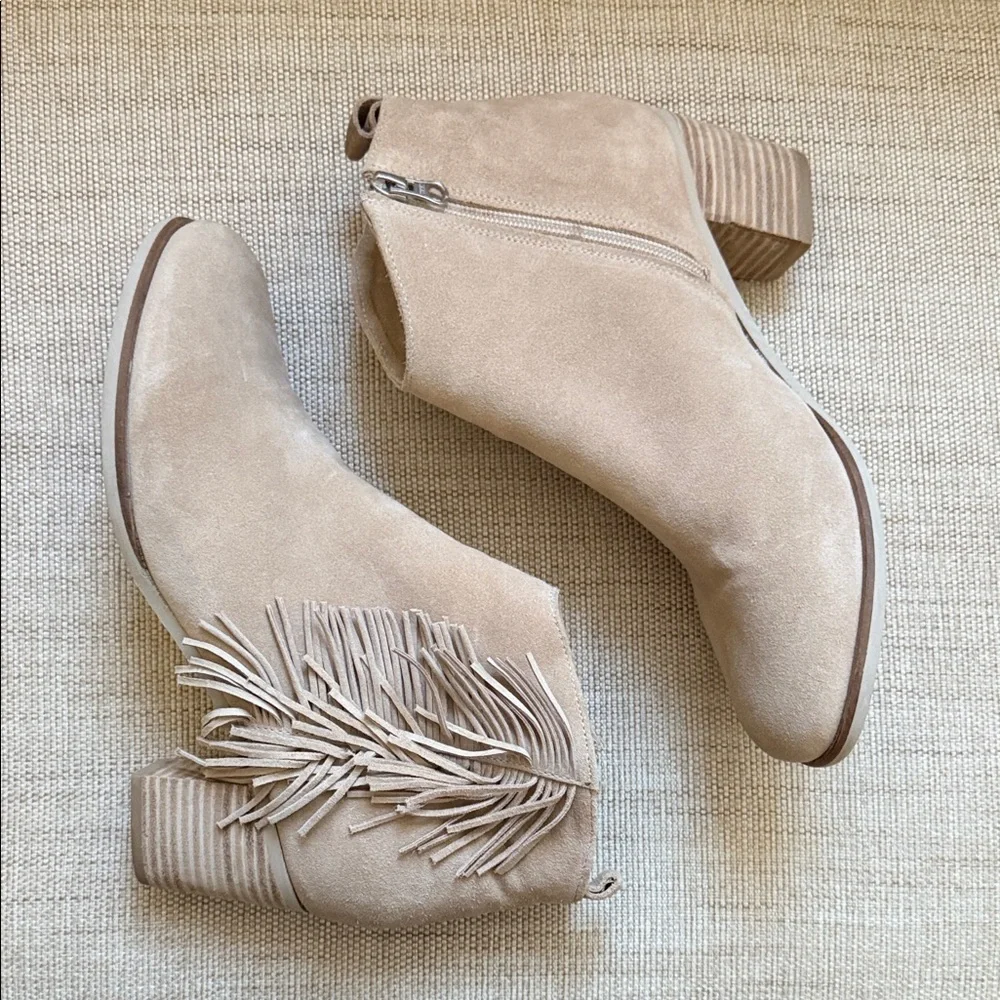 Matisse Cloey Beige Suede Fringe Side Zip Ankle Boots Stacked Heel Read